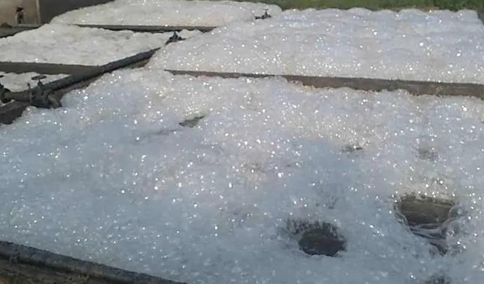 清洗废水泡沫.jpg 清洗废水泡沫.jpg